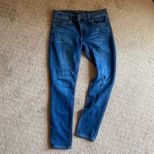 Express Legging - Mid Rise. Size 8 - Short.